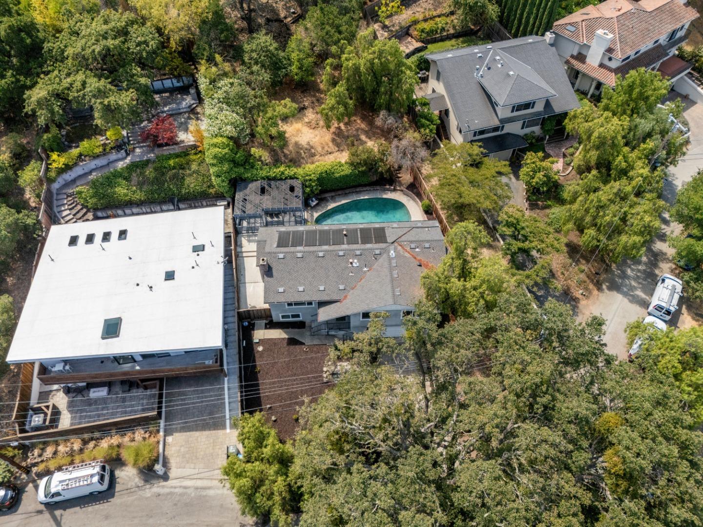 Detail Gallery Image 7 of 38 For 3729 Laurel Way, Redwood City,  CA 94062 - 4 Beds | 2 Baths