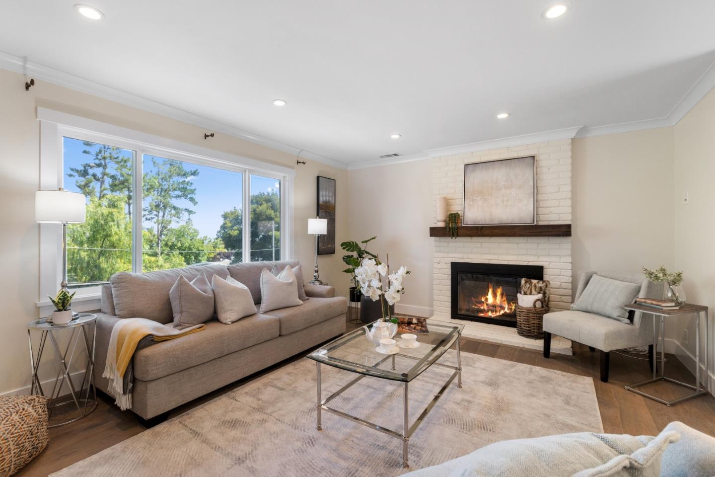 Detail Gallery Image 9 of 38 For 3729 Laurel Way, Redwood City,  CA 94062 - 4 Beds | 2 Baths