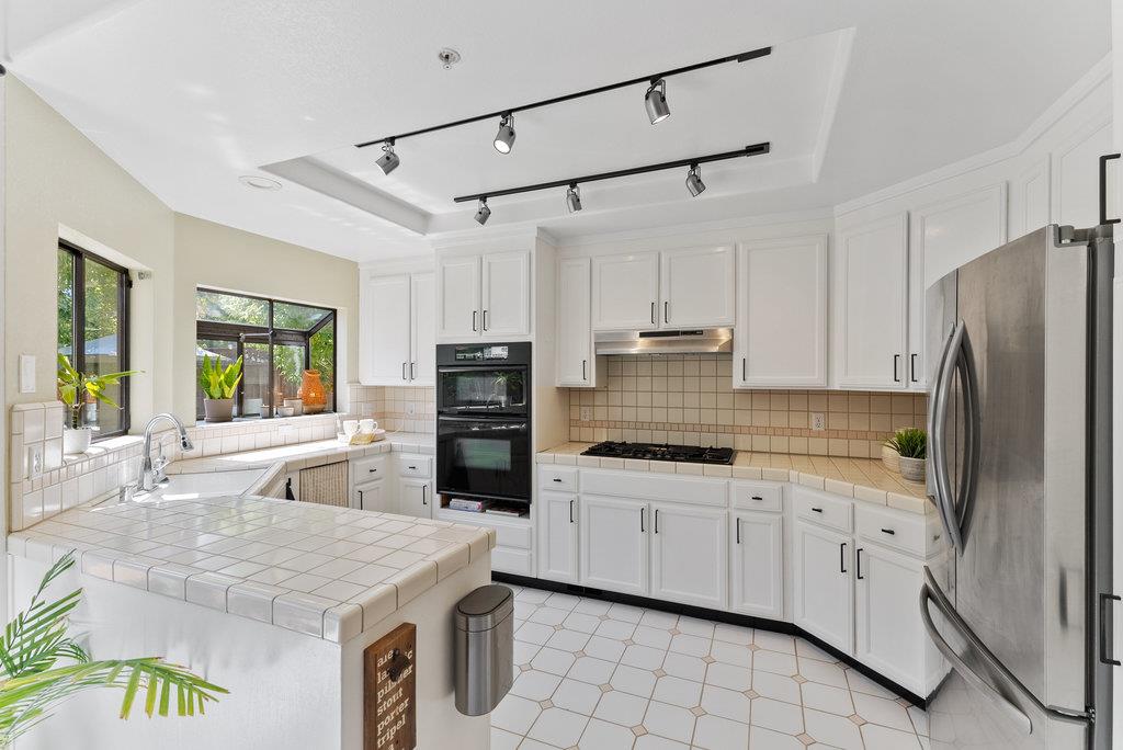 Detail Gallery Image 10 of 52 For 4445 Esta Ln, Soquel,  CA 95073 - 4 Beds | 2/1 Baths