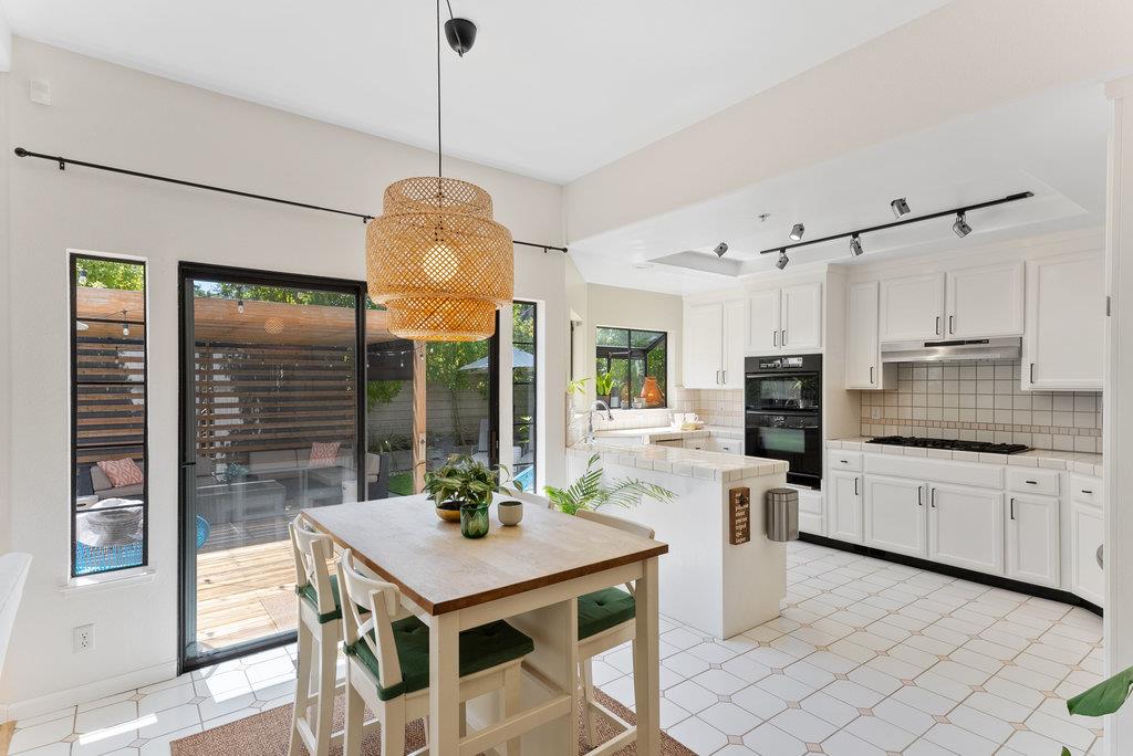 Detail Gallery Image 9 of 52 For 4445 Esta Ln, Soquel,  CA 95073 - 4 Beds | 2/1 Baths