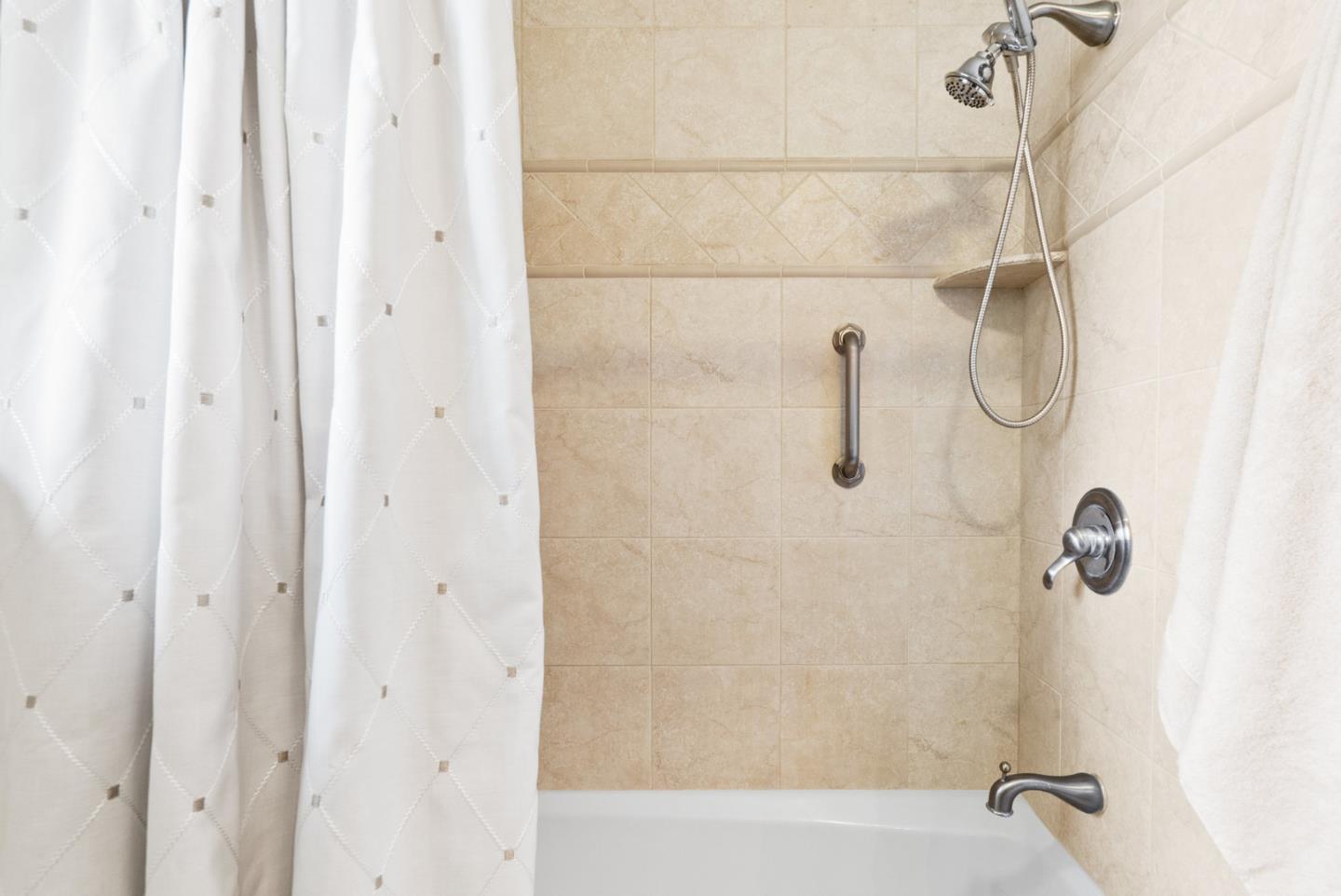 Detail Gallery Image 19 of 36 For 1863 Halterman Ave #C3,  Santa Cruz,  CA 95062 - 1 Beds | 1 Baths