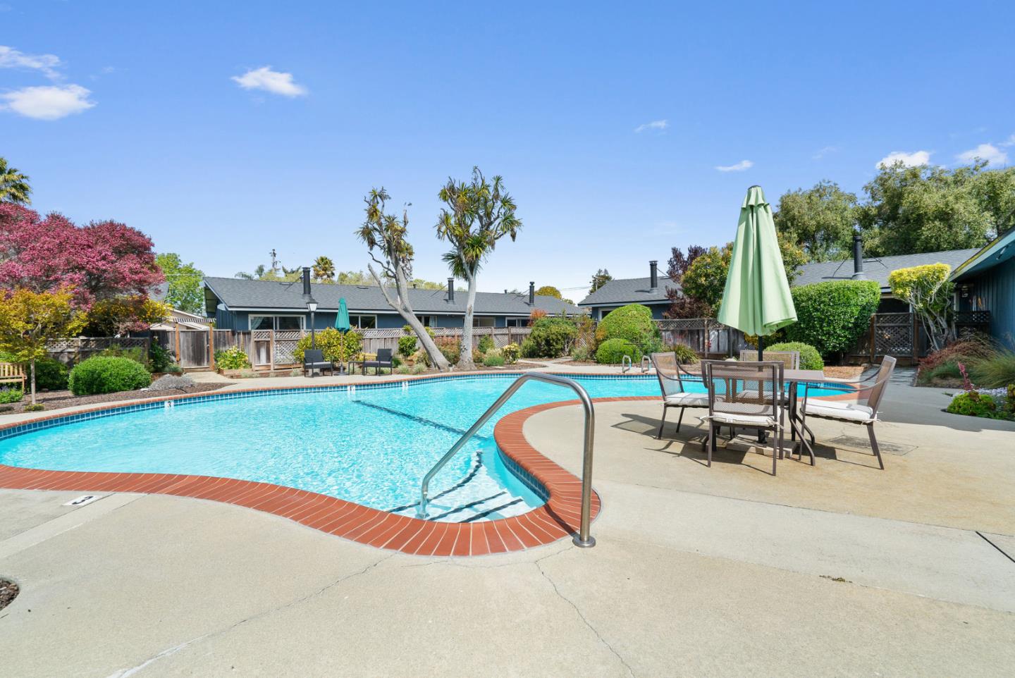Detail Gallery Image 27 of 36 For 1863 Halterman Ave #C3,  Santa Cruz,  CA 95062 - 1 Beds | 1 Baths
