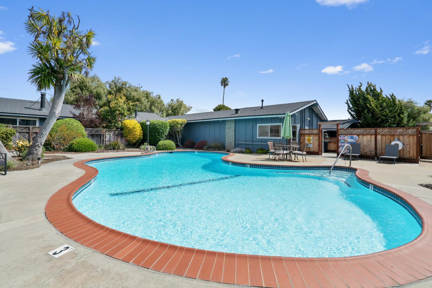 Detail Gallery Image 28 of 36 For 1863 Halterman Ave #C3,  Santa Cruz,  CA 95062 - 1 Beds | 1 Baths