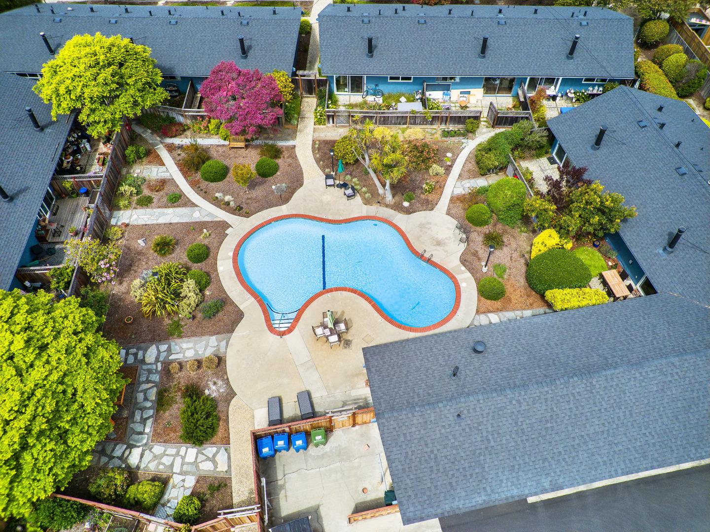Detail Gallery Image 34 of 36 For 1863 Halterman Ave #C3,  Santa Cruz,  CA 95062 - 1 Beds | 1 Baths