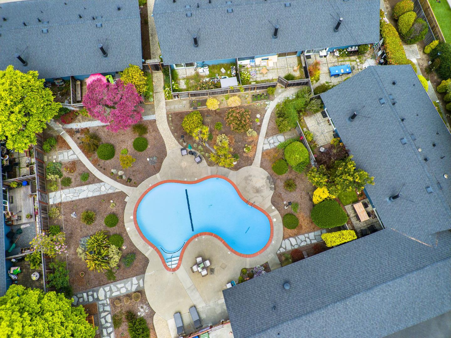 Detail Gallery Image 35 of 36 For 1863 Halterman Ave #C3,  Santa Cruz,  CA 95062 - 1 Beds | 1 Baths