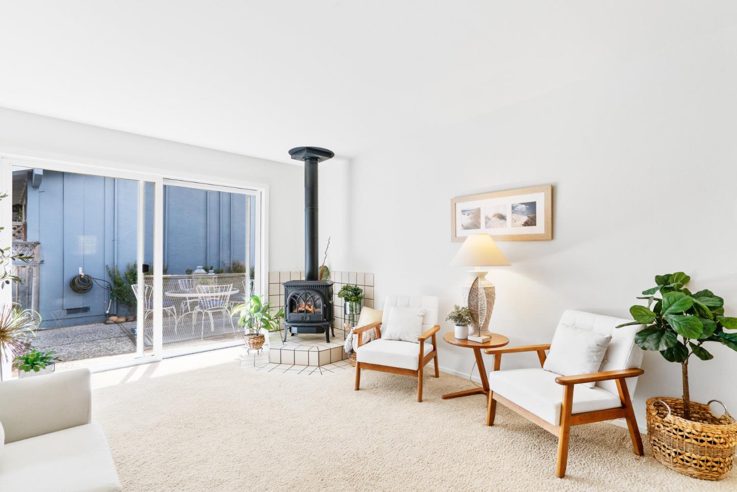 Detail Gallery Image 4 of 36 For 1863 Halterman Ave #C3,  Santa Cruz,  CA 95062 - 1 Beds | 1 Baths
