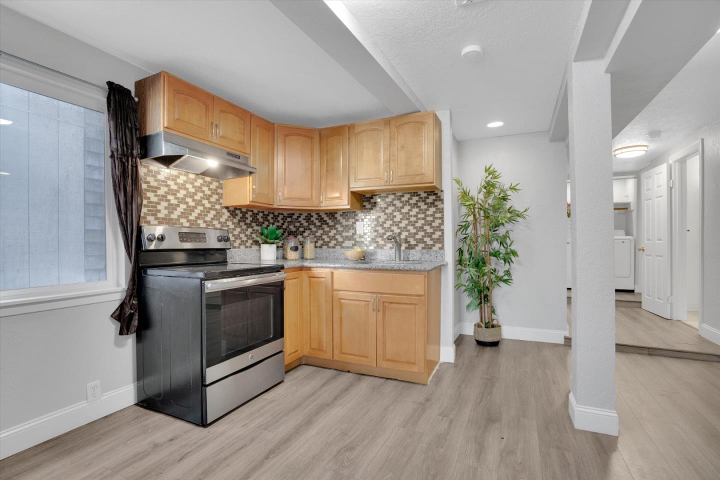 Detail Gallery Image 32 of 38 For 1060 Brunswick St, Daly City,  CA 94014 - 5 Beds | 3 Baths