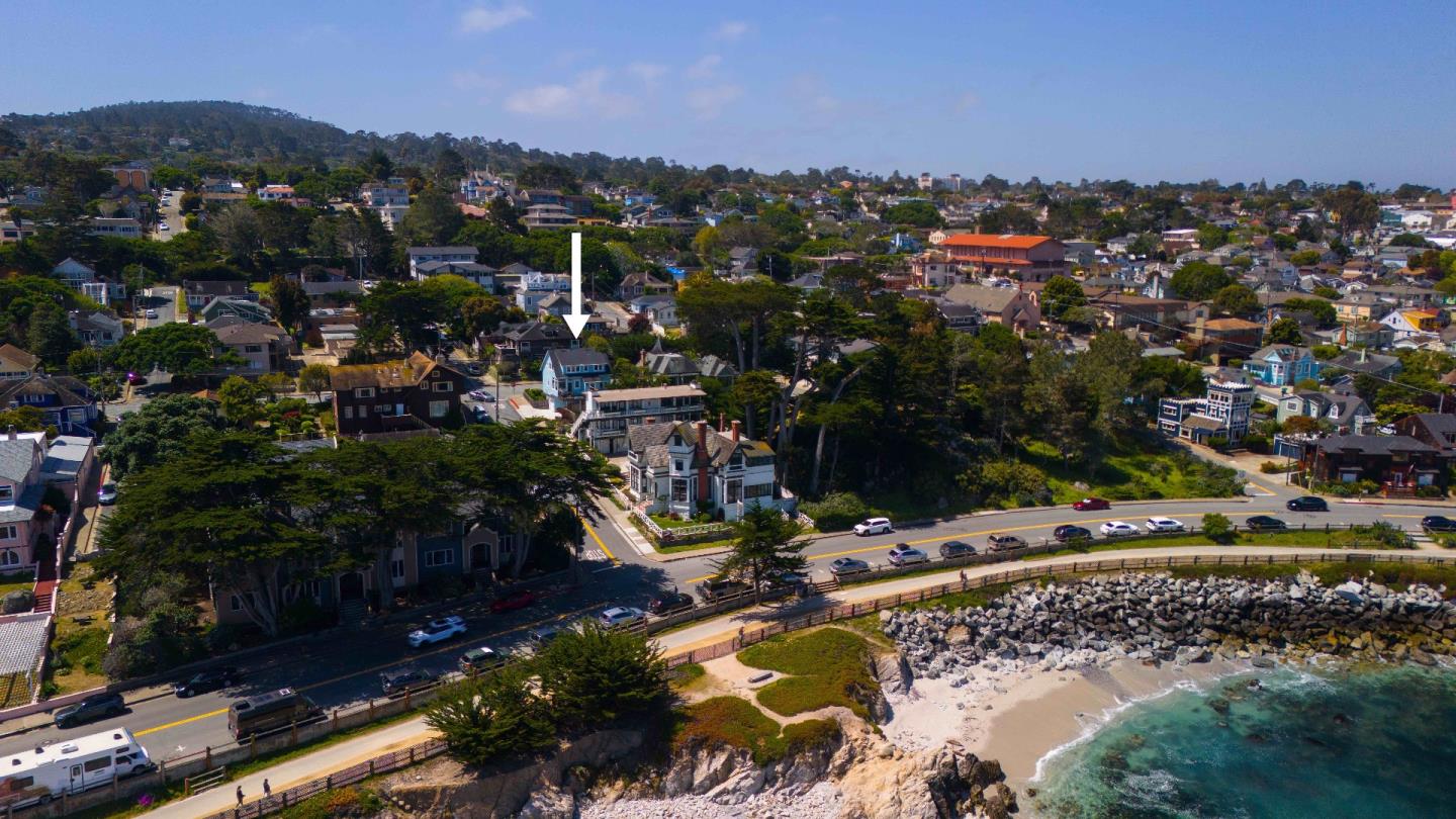 Detail Gallery Image 3 of 23 For 284 Central Ave, Pacific Grove,  CA 93950 - 3 Beds | 3/1 Baths