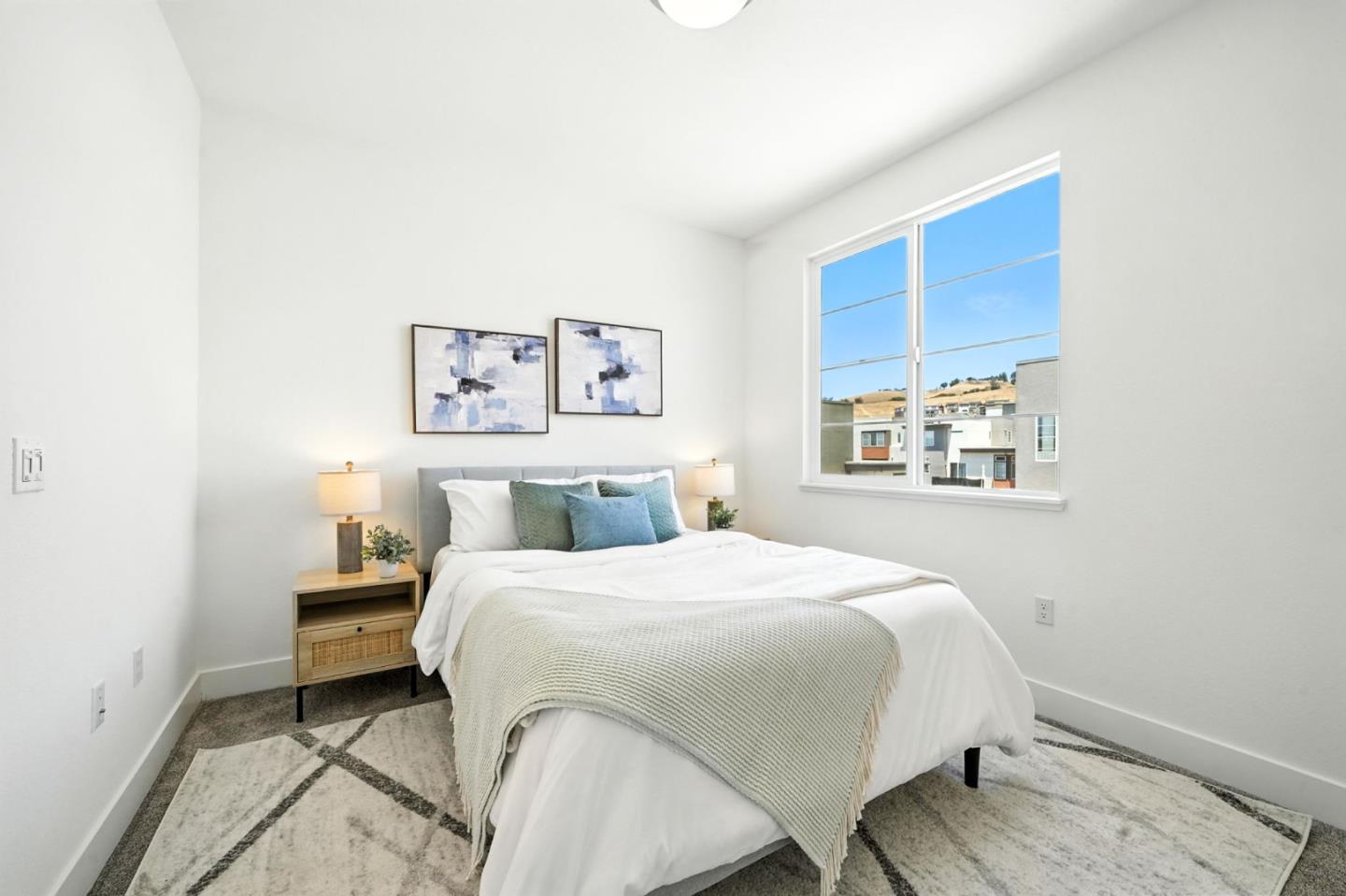 Detail Gallery Image 10 of 49 For 29341 Hub Ct, Hayward,  CA 94544 - 2 Beds | 2/1 Baths