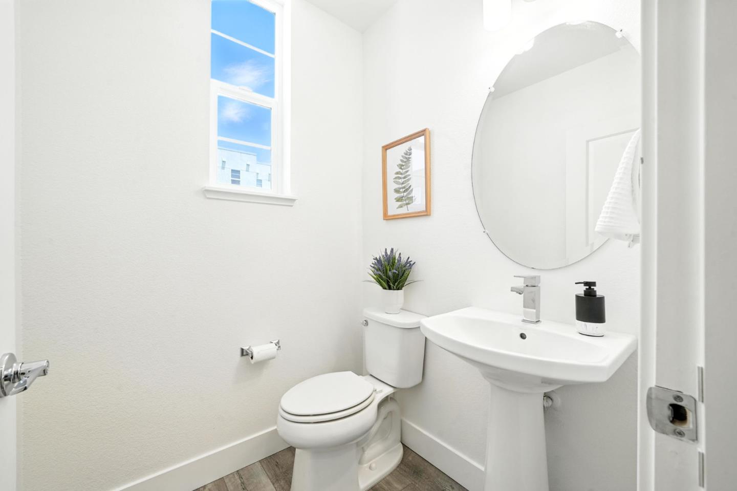 Detail Gallery Image 19 of 49 For 29341 Hub Ct, Hayward,  CA 94544 - 2 Beds | 2/1 Baths
