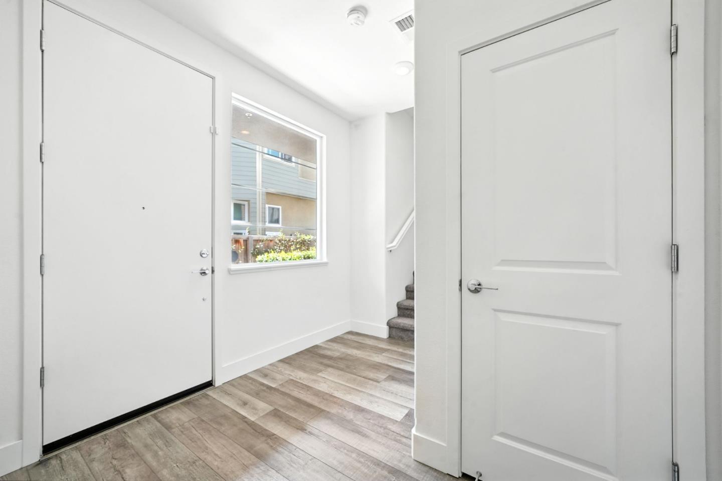 Detail Gallery Image 20 of 49 For 29341 Hub Ct, Hayward,  CA 94544 - 2 Beds | 2/1 Baths