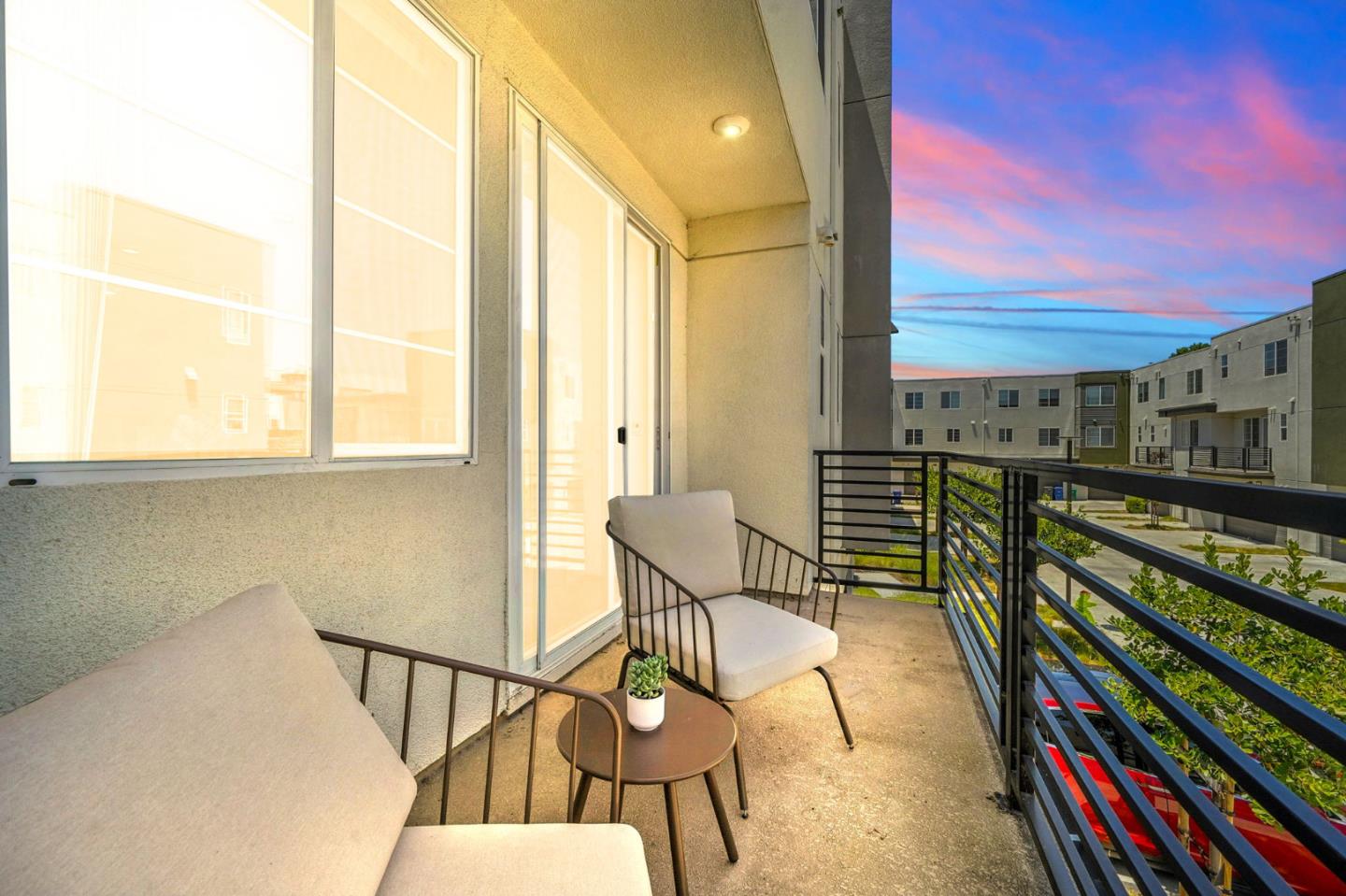 Detail Gallery Image 33 of 49 For 29341 Hub Ct, Hayward,  CA 94544 - 2 Beds | 2/1 Baths