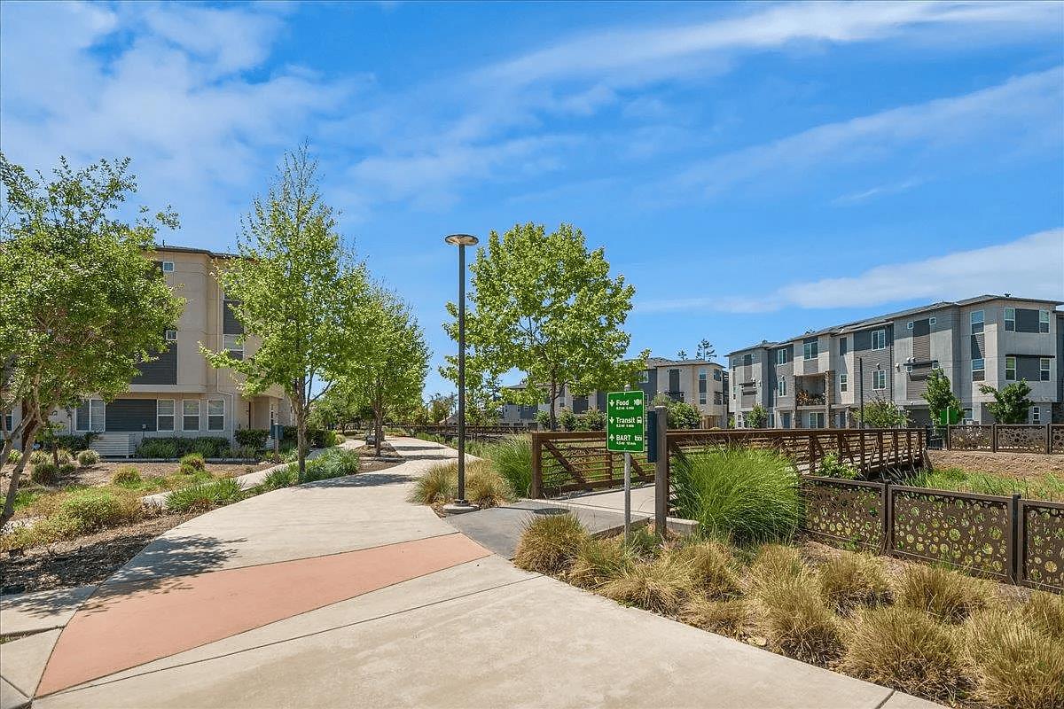 Detail Gallery Image 34 of 49 For 29341 Hub Ct, Hayward,  CA 94544 - 2 Beds | 2/1 Baths