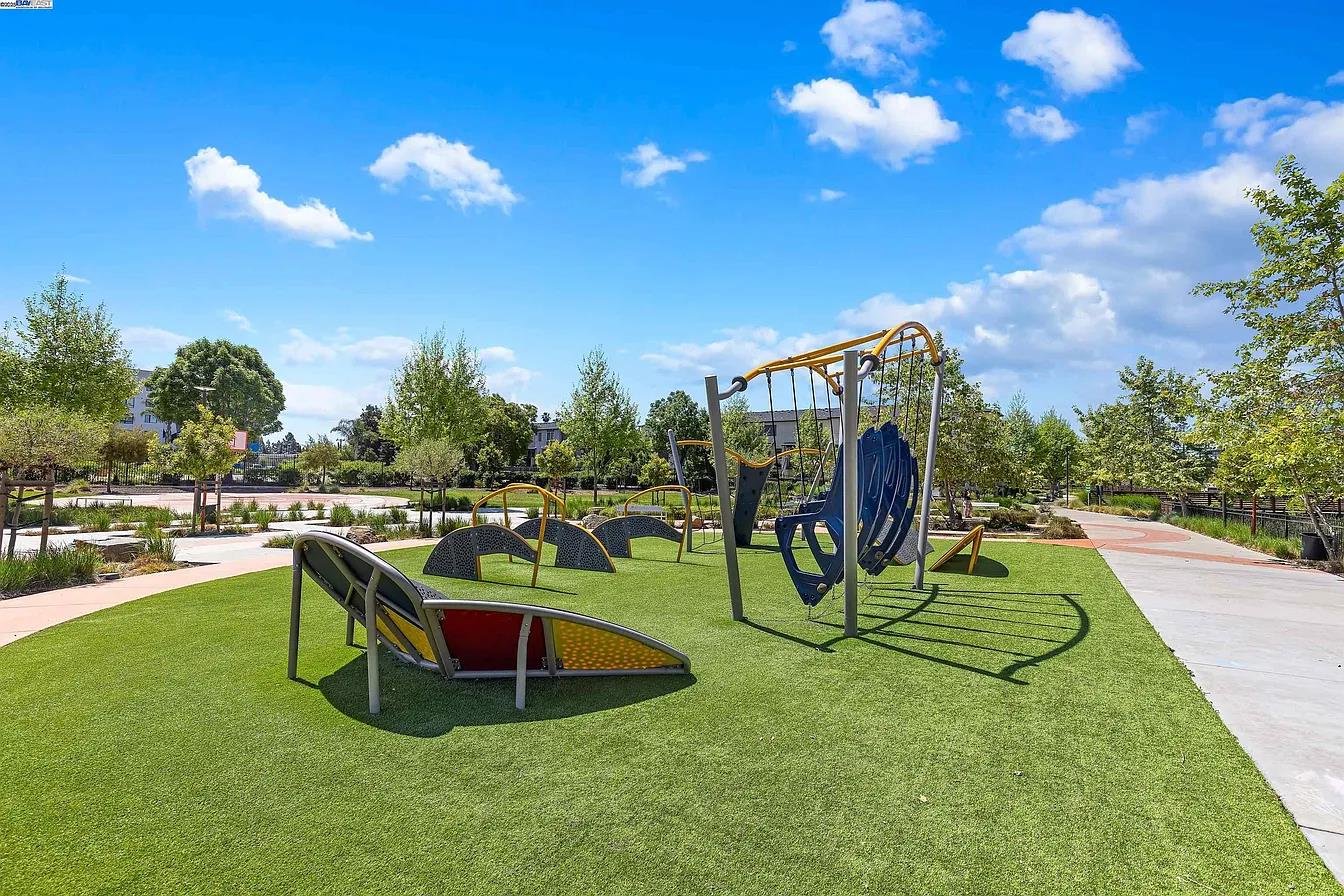 Detail Gallery Image 38 of 49 For 29341 Hub Ct, Hayward,  CA 94544 - 2 Beds | 2/1 Baths