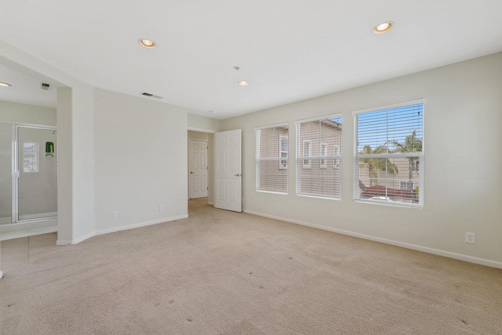 Detail Gallery Image 11 of 27 For 10 Villa St, Watsonville,  CA 95076 - 4 Beds | 2/1 Baths