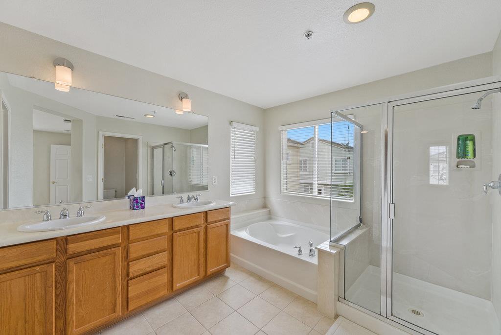 Detail Gallery Image 12 of 27 For 10 Villa St, Watsonville,  CA 95076 - 4 Beds | 2/1 Baths
