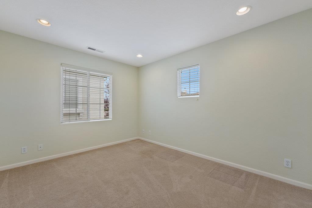 Detail Gallery Image 17 of 27 For 10 Villa St, Watsonville,  CA 95076 - 4 Beds | 2/1 Baths