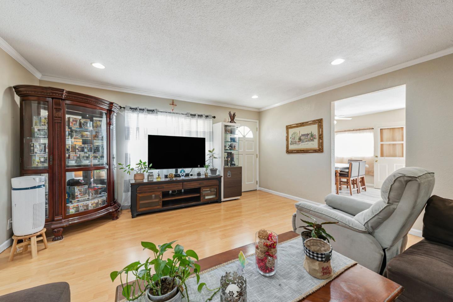 Detail Gallery Image 5 of 27 For 2631 Brahms Ave, San Jose,  CA 95122 - 3 Beds | 2 Baths