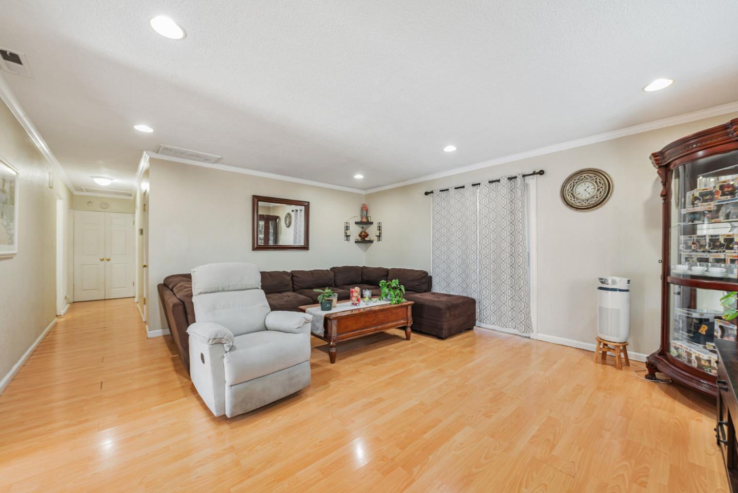 Detail Gallery Image 6 of 27 For 2631 Brahms Ave, San Jose,  CA 95122 - 3 Beds | 2 Baths