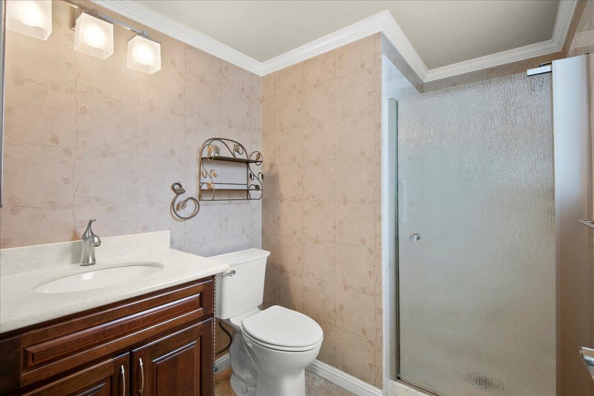 Detail Gallery Image 15 of 30 For 24280 Dover Lane, Hayward,  CA 94541 - 3 Beds | 3 Baths