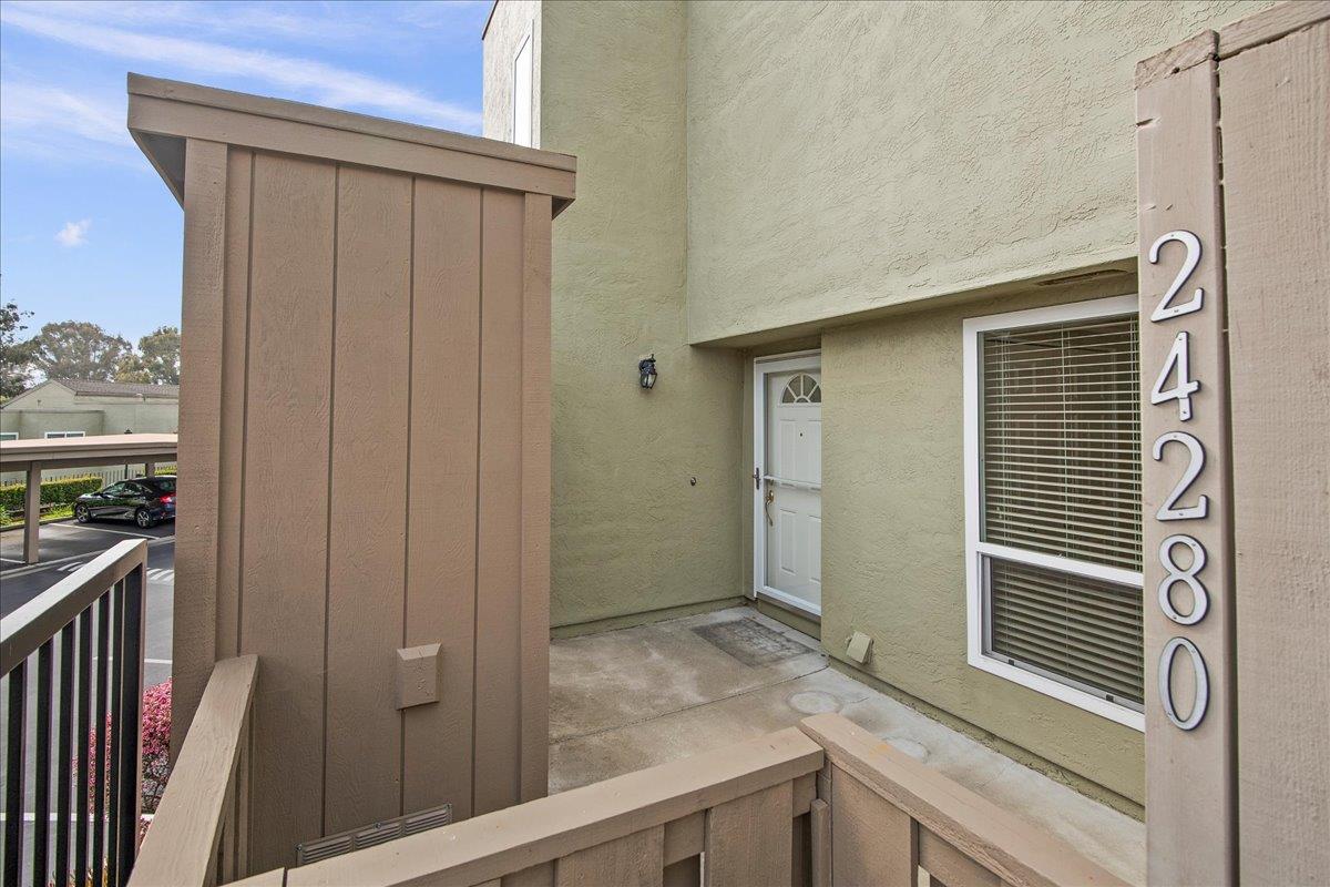 Detail Gallery Image 3 of 30 For 24280 Dover Lane, Hayward,  CA 94541 - 3 Beds | 3 Baths