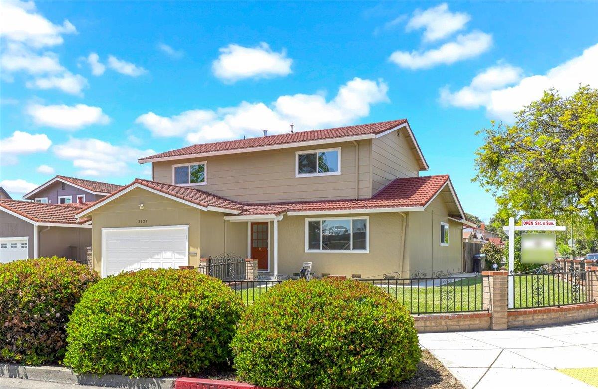 Detail Gallery Image 1 of 51 For 3139 Laneview Dr, San Jose,  CA 95132 - 5 Beds | 2/1 Baths