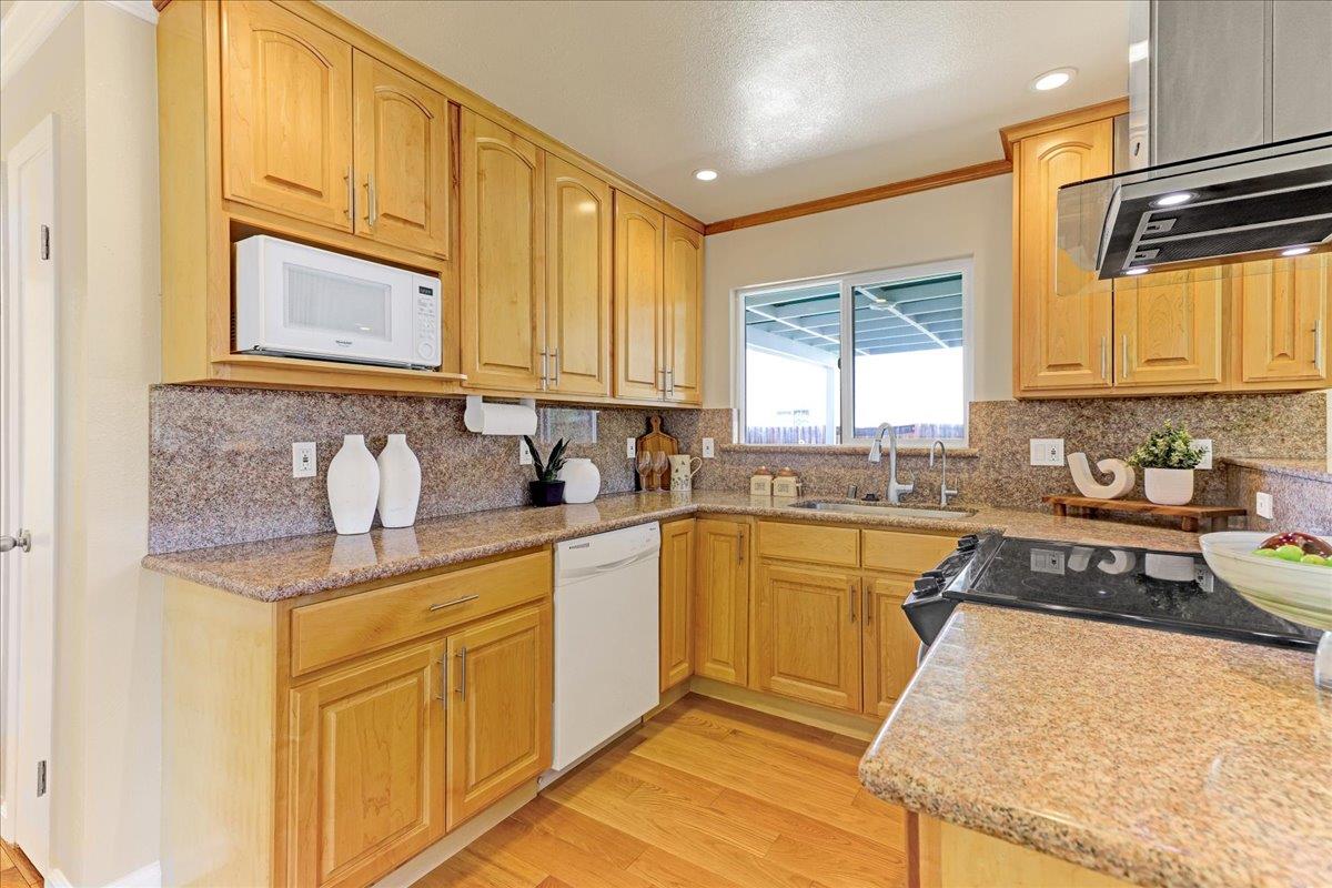 Detail Gallery Image 20 of 51 For 3139 Laneview Dr, San Jose,  CA 95132 - 5 Beds | 2/1 Baths
