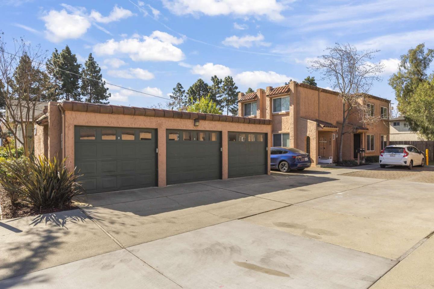 Detail Gallery Image 3 of 8 For 745 S 10th St, San Jose,  CA 95112 - – Beds | – Baths