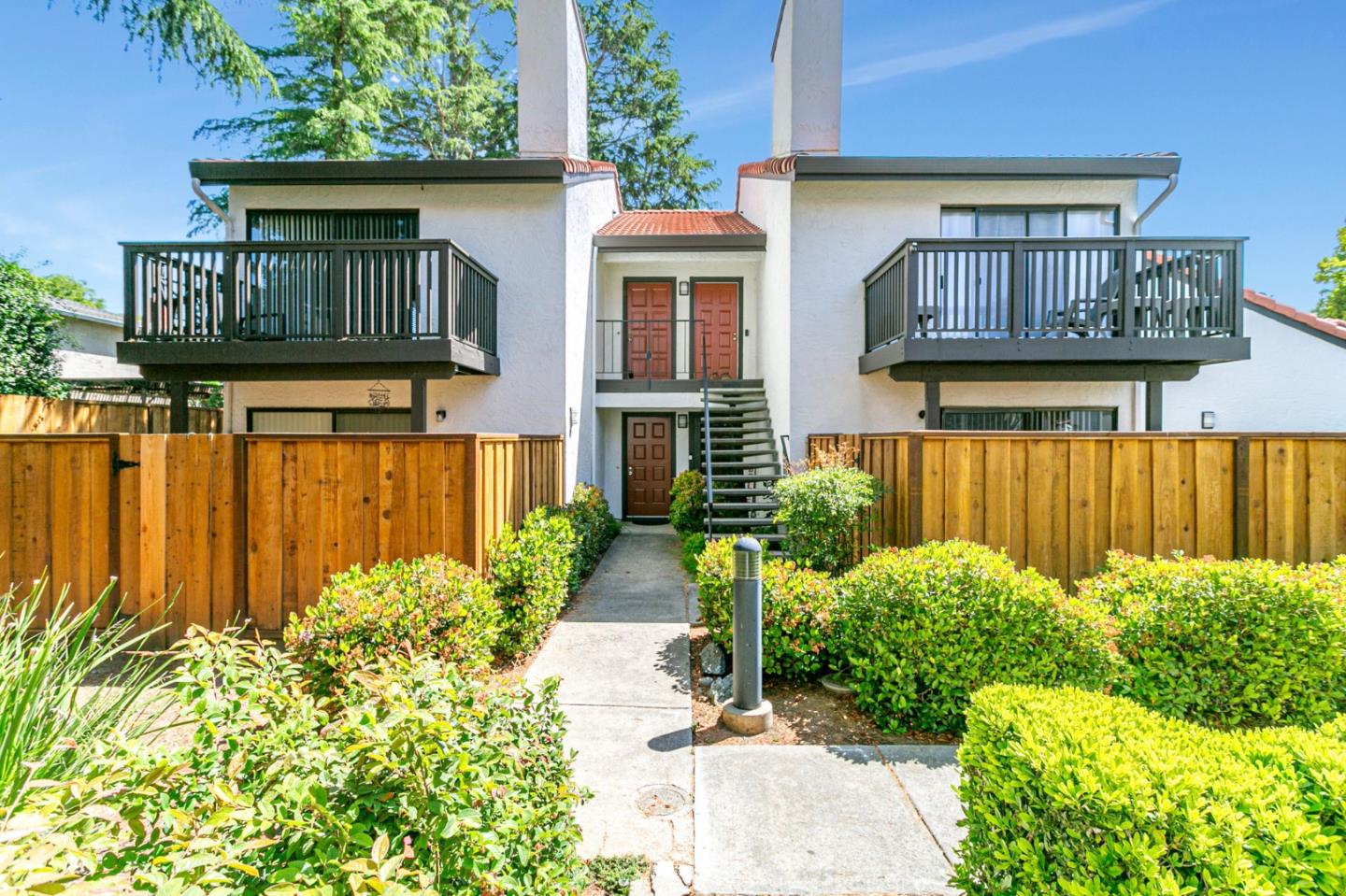 Detail Gallery Image 1 of 33 For 771 Williamsburg Way #B,  Gilroy,  CA 95020 - 1 Beds | 1 Baths