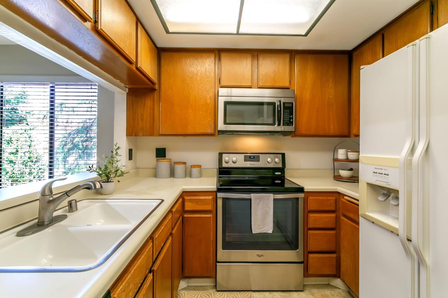 Detail Gallery Image 17 of 33 For 771 Williamsburg Way #B,  Gilroy,  CA 95020 - 1 Beds | 1 Baths