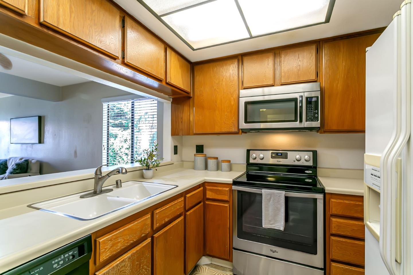 Detail Gallery Image 18 of 33 For 771 Williamsburg Way #B,  Gilroy,  CA 95020 - 1 Beds | 1 Baths
