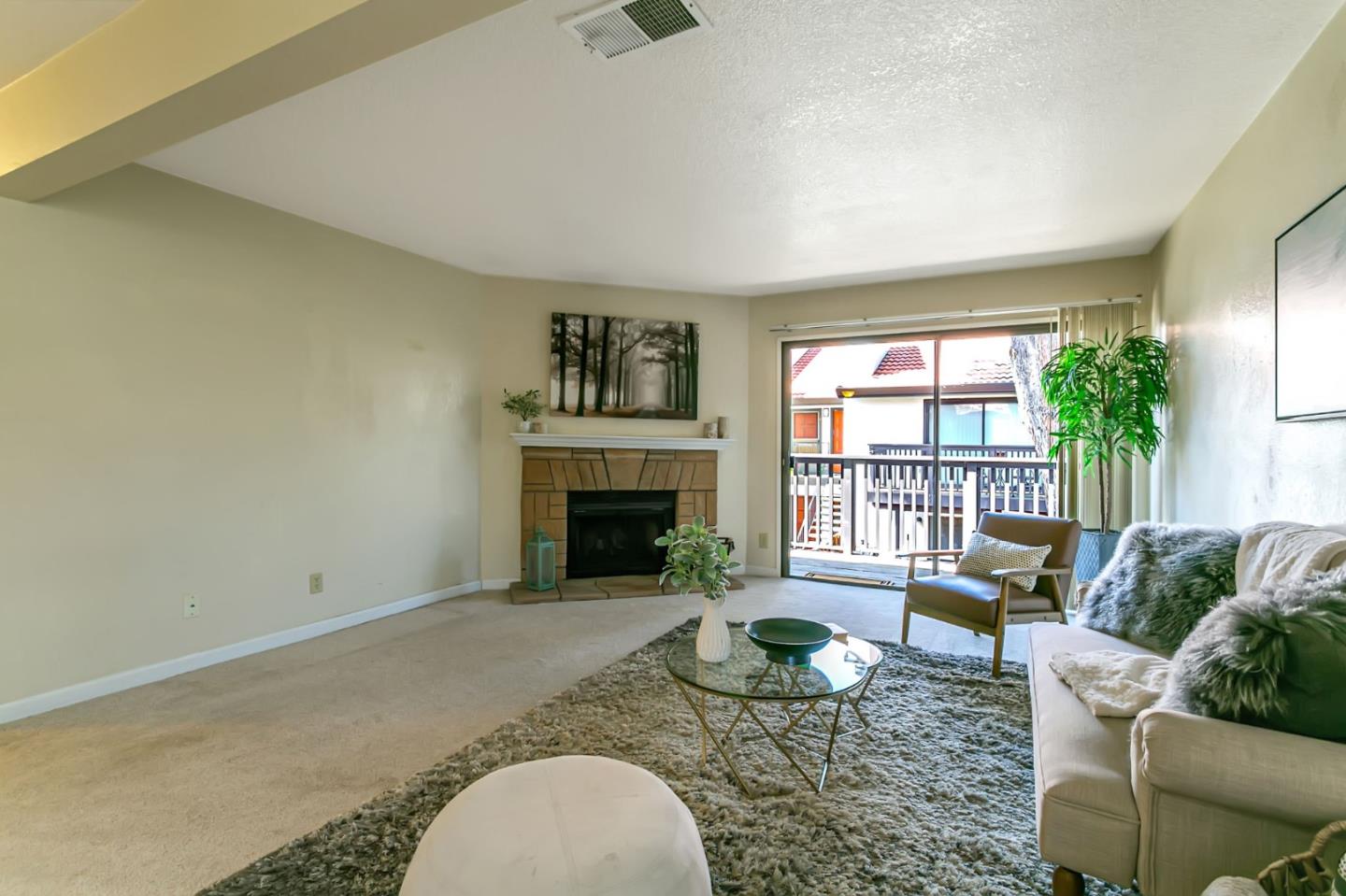 Detail Gallery Image 8 of 33 For 771 Williamsburg Way #B,  Gilroy,  CA 95020 - 1 Beds | 1 Baths
