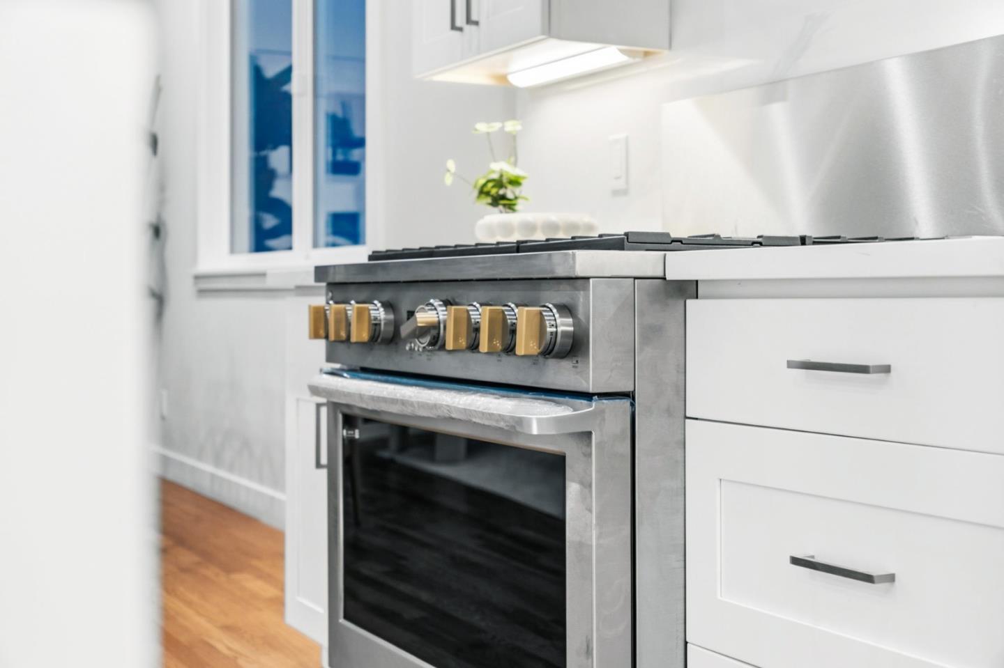 Detail Gallery Image 11 of 67 For 326 Hazel Ave, San Bruno,  CA 94066 - 3 Beds | 2/1 Baths