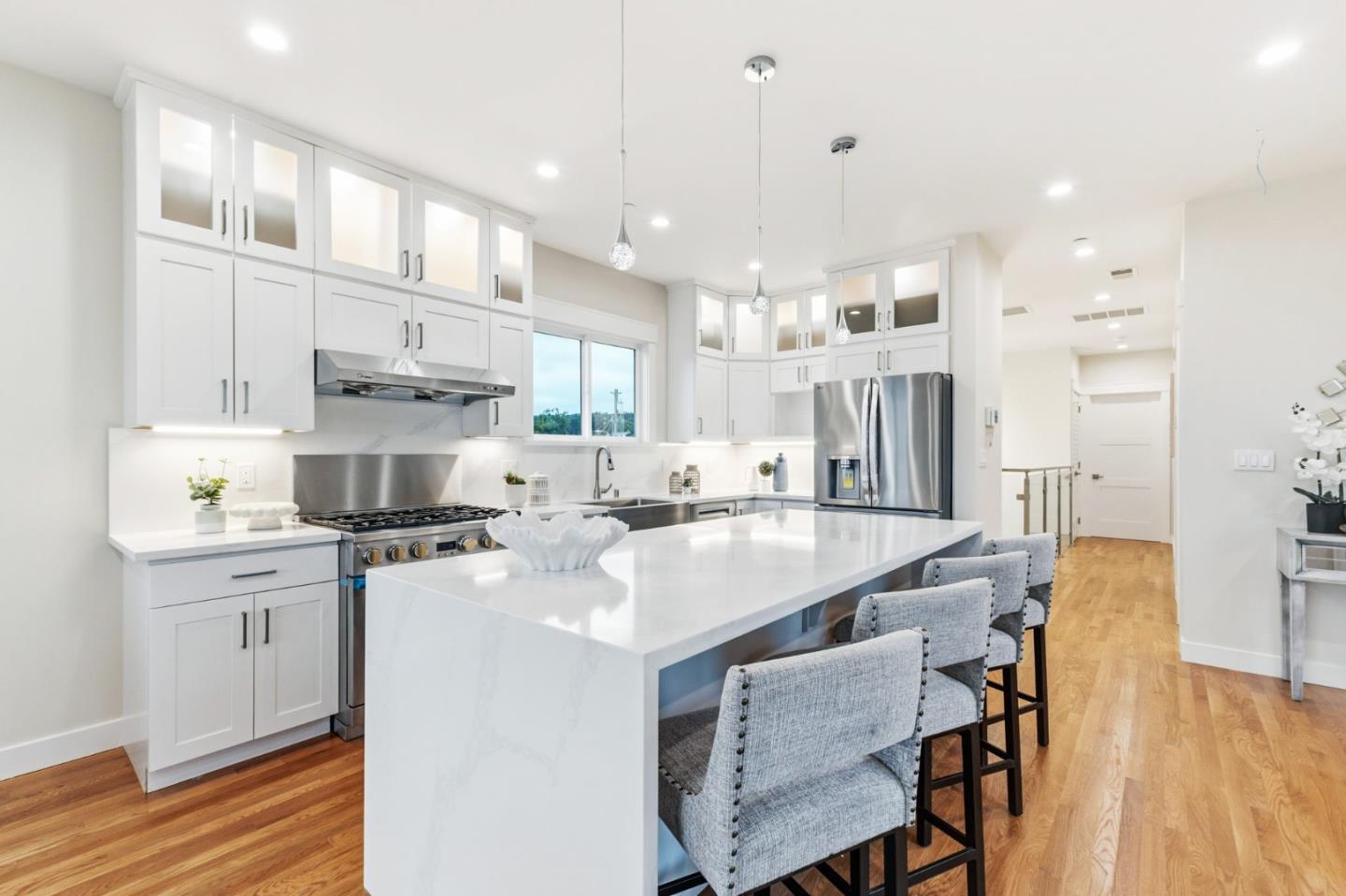 Detail Gallery Image 13 of 67 For 326 Hazel Ave, San Bruno,  CA 94066 - 3 Beds | 2/1 Baths