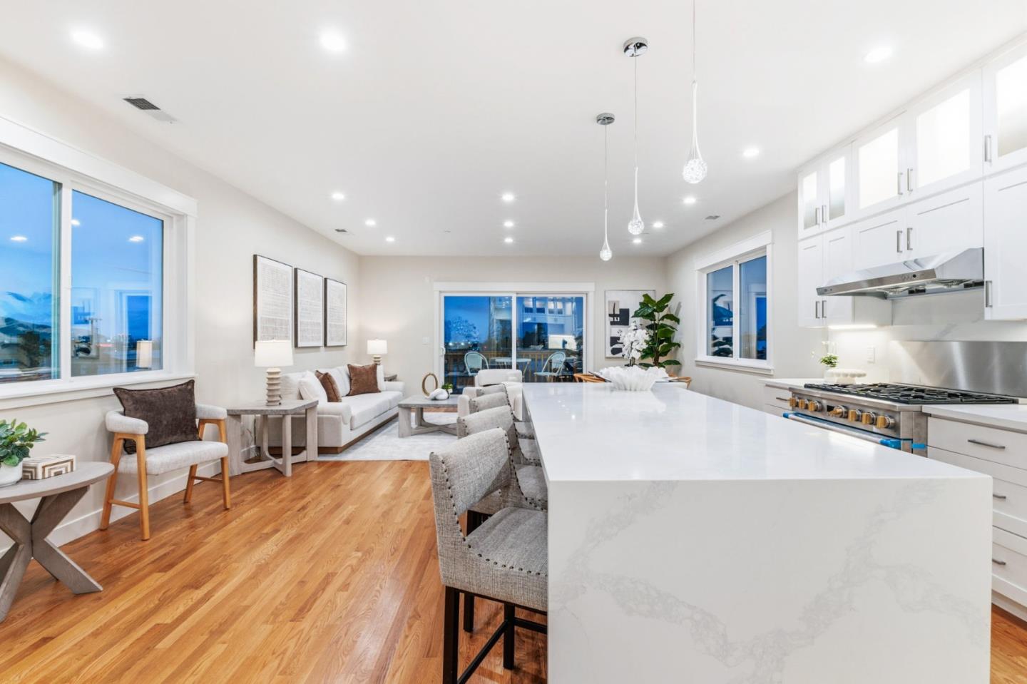 Detail Gallery Image 6 of 67 For 326 Hazel Ave, San Bruno,  CA 94066 - 3 Beds | 2/1 Baths