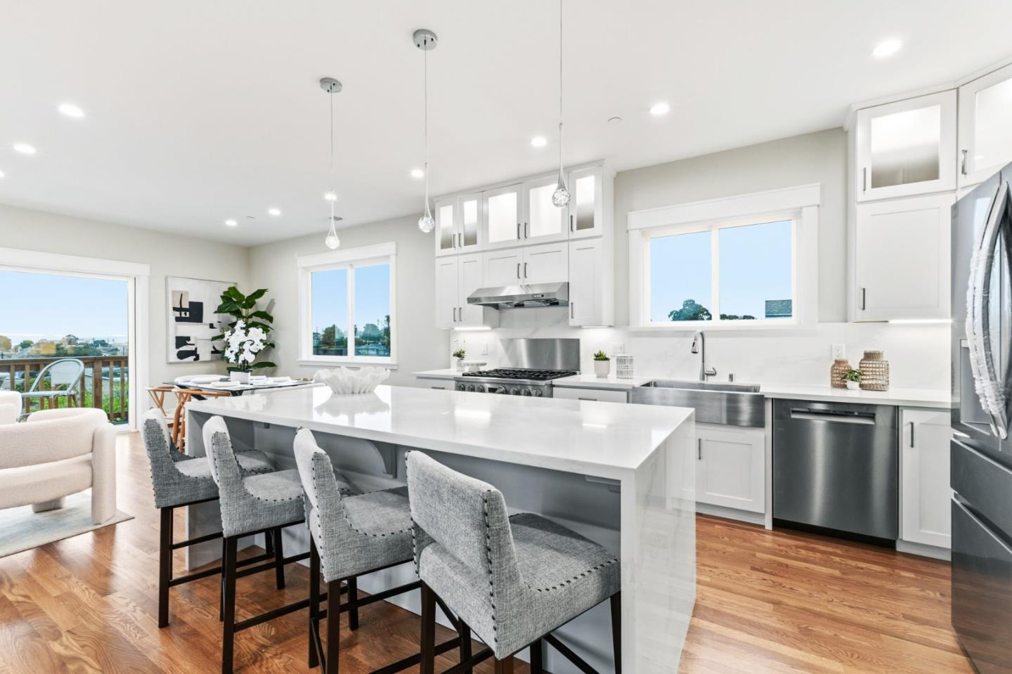 Detail Gallery Image 8 of 67 For 326 Hazel Ave, San Bruno,  CA 94066 - 3 Beds | 2/1 Baths