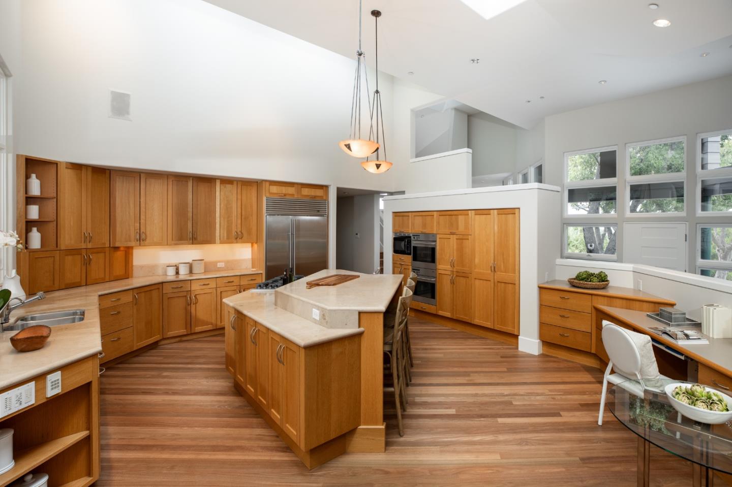 Detail Gallery Image 10 of 57 For 12008 Emerald Hill Ln, Los Altos Hills,  CA 94022 - 4 Beds | 3/1 Baths