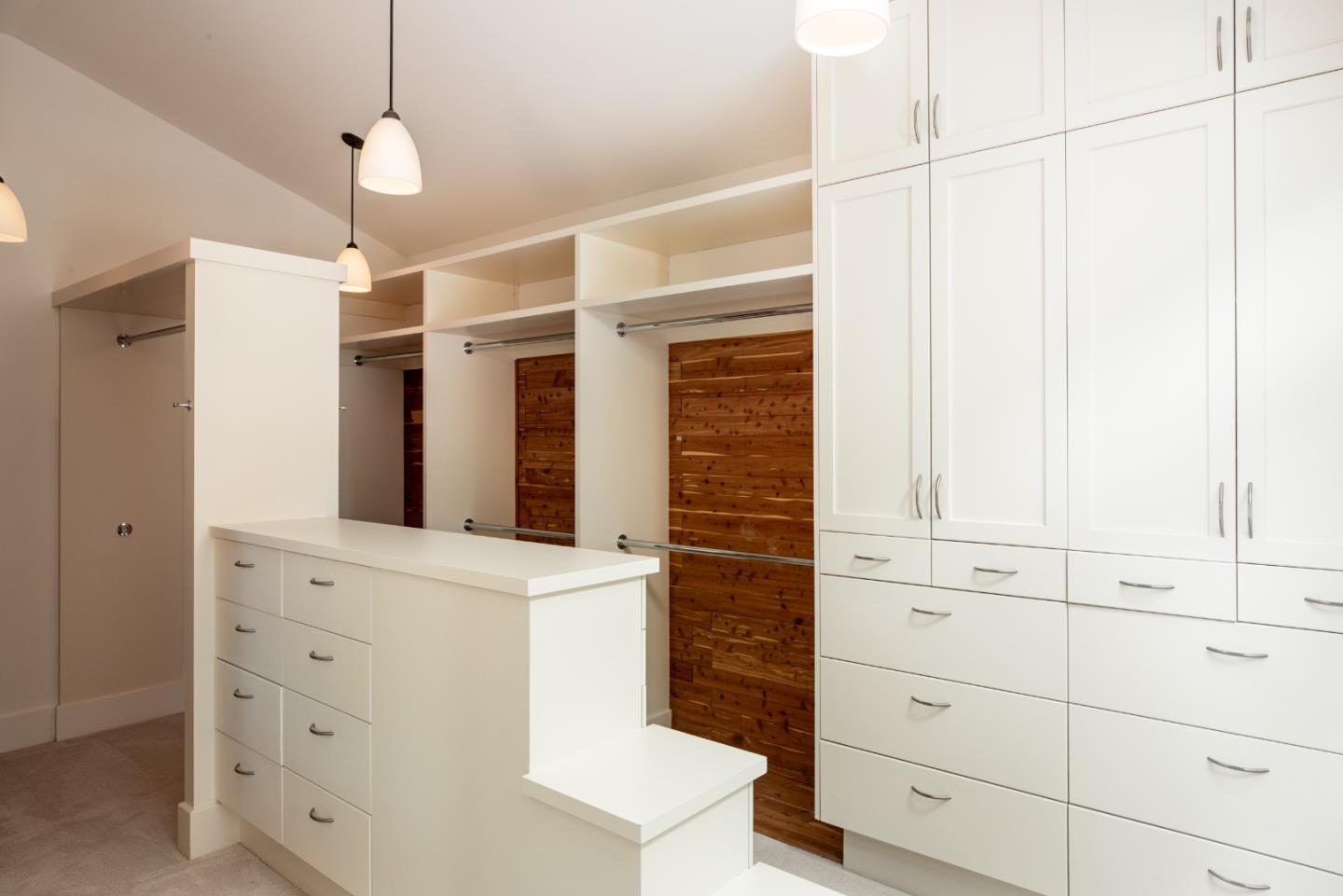 Detail Gallery Image 22 of 57 For 12008 Emerald Hill Ln, Los Altos Hills,  CA 94022 - 4 Beds | 3/1 Baths