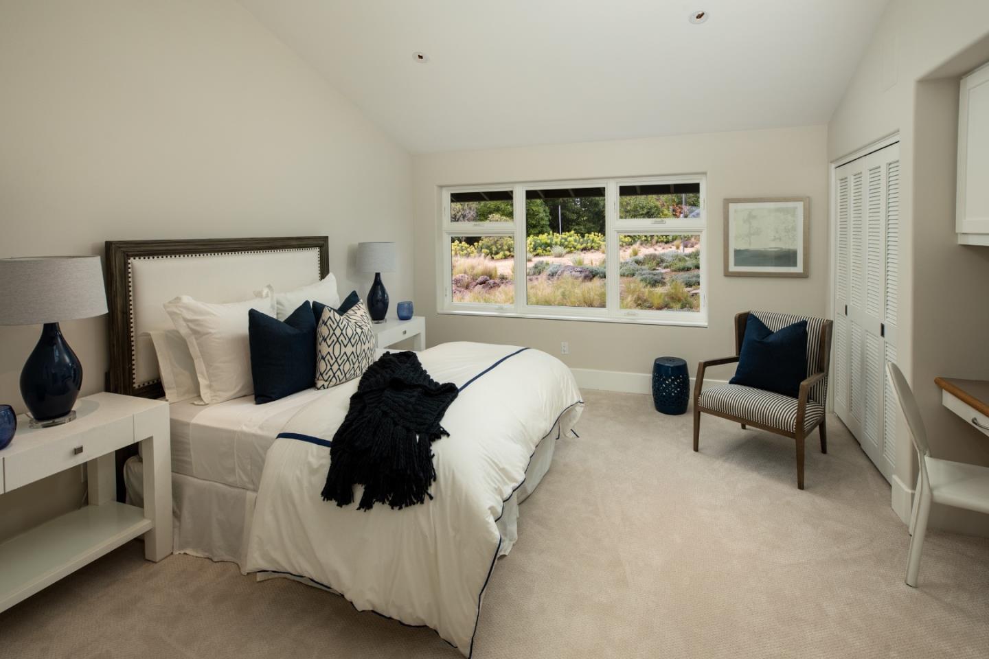 Detail Gallery Image 30 of 57 For 12008 Emerald Hill Ln, Los Altos Hills,  CA 94022 - 4 Beds | 3/1 Baths