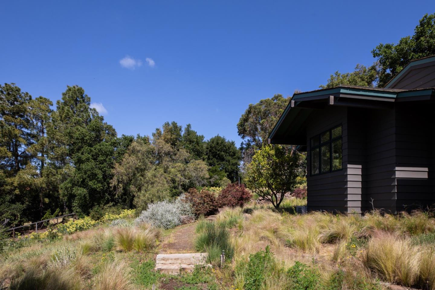 Detail Gallery Image 54 of 57 For 12008 Emerald Hill Ln, Los Altos Hills,  CA 94022 - 4 Beds | 3/1 Baths
