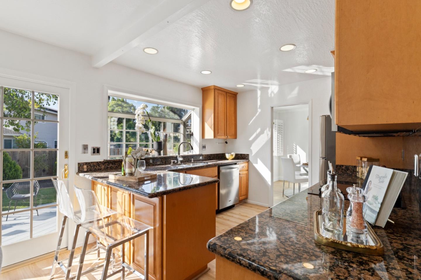 Detail Gallery Image 12 of 65 For 433 Hyde Park Dr, San Jose,  CA 95136 - 4 Beds | 2/1 Baths