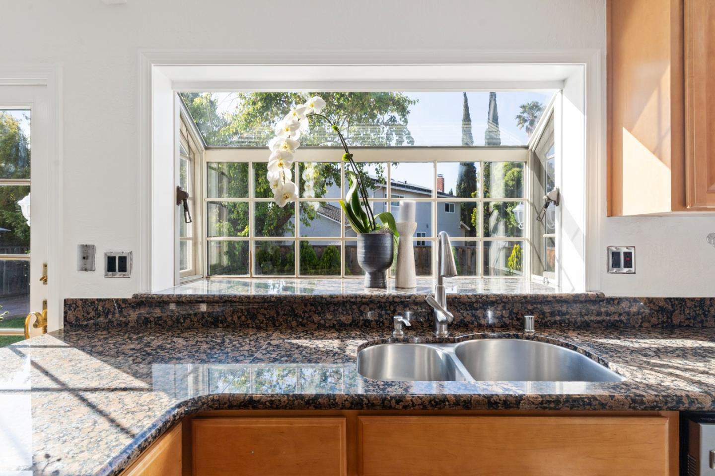 Detail Gallery Image 13 of 65 For 433 Hyde Park Dr, San Jose,  CA 95136 - 4 Beds | 2/1 Baths