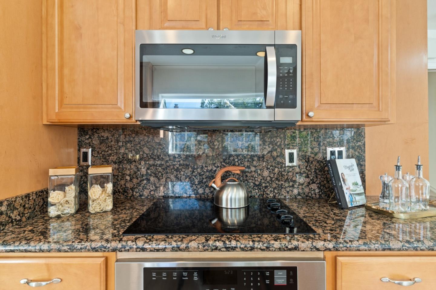 Detail Gallery Image 14 of 65 For 433 Hyde Park Dr, San Jose,  CA 95136 - 4 Beds | 2/1 Baths