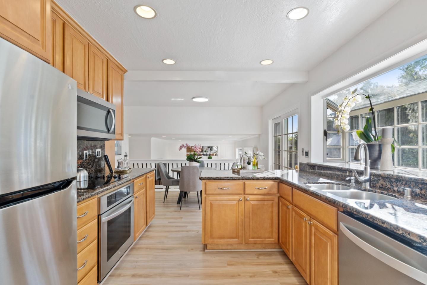 Detail Gallery Image 15 of 65 For 433 Hyde Park Dr, San Jose,  CA 95136 - 4 Beds | 2/1 Baths