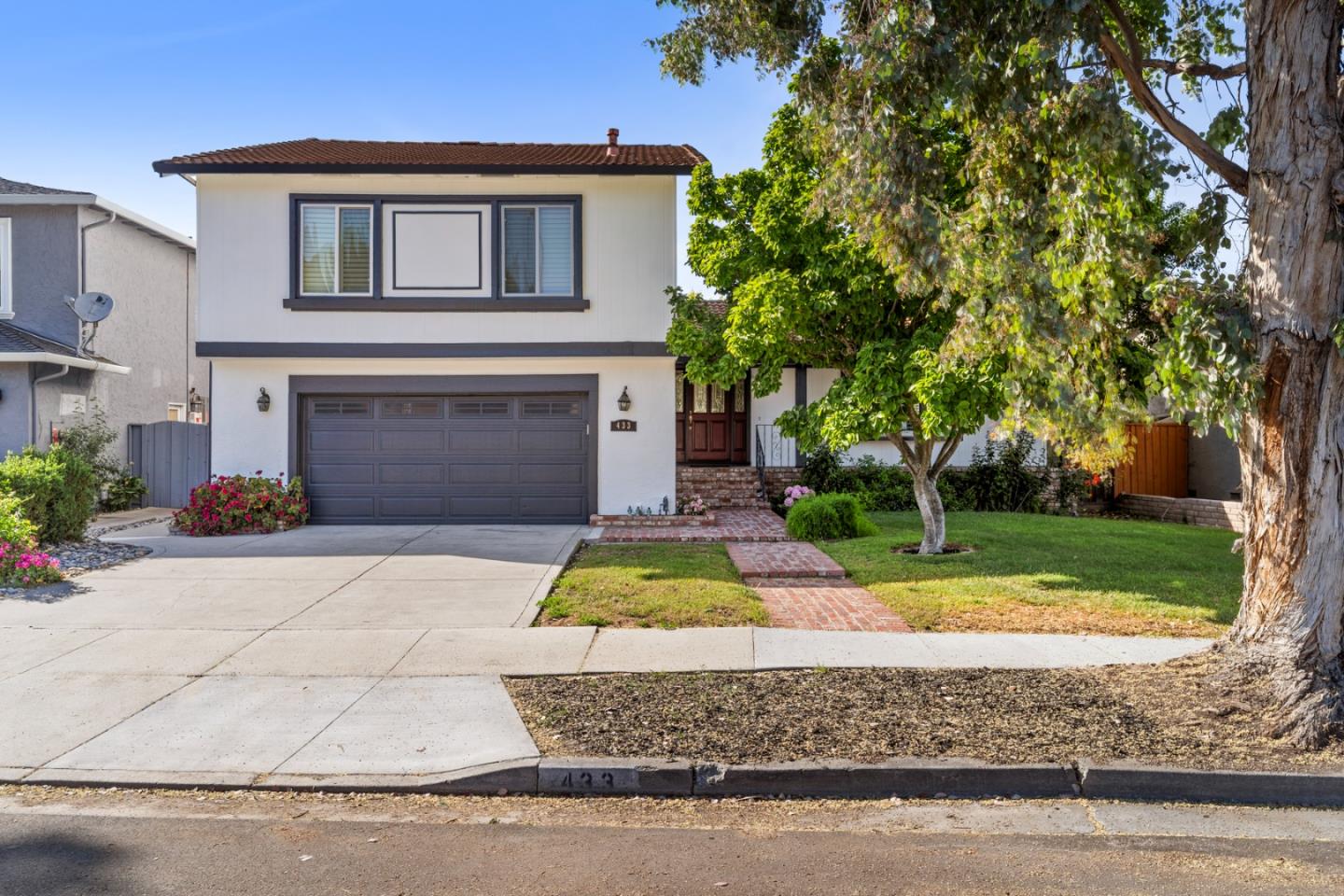 Detail Gallery Image 2 of 65 For 433 Hyde Park Dr, San Jose,  CA 95136 - 4 Beds | 2/1 Baths