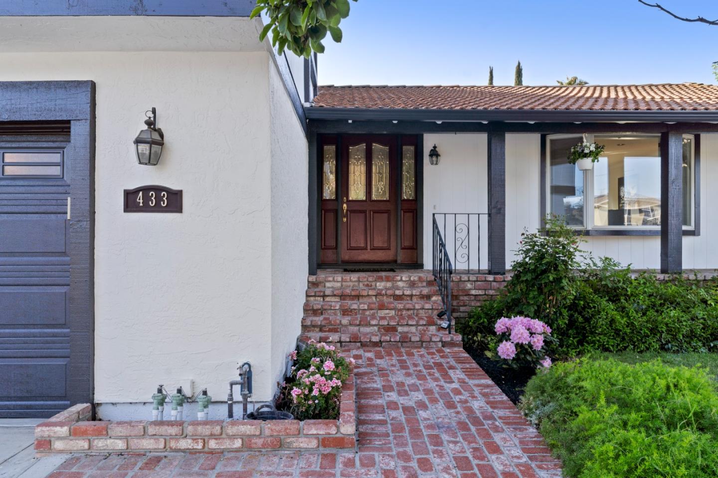 Detail Gallery Image 4 of 65 For 433 Hyde Park Dr, San Jose,  CA 95136 - 4 Beds | 2/1 Baths