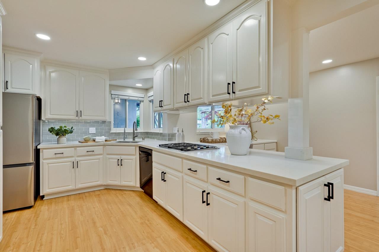 Detail Gallery Image 15 of 47 For 1034 Belvedere Ln, San Jose,  CA 95129 - 4 Beds | 2 Baths