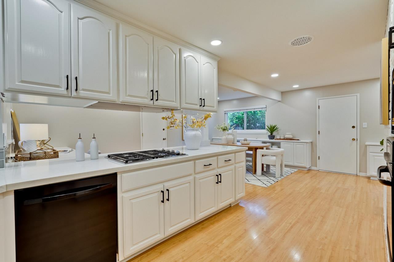 Detail Gallery Image 16 of 47 For 1034 Belvedere Ln, San Jose,  CA 95129 - 4 Beds | 2 Baths