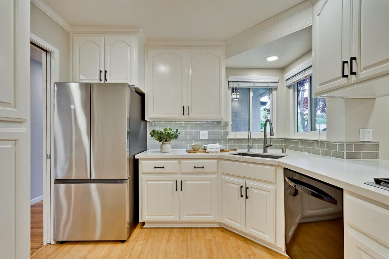Detail Gallery Image 18 of 47 For 1034 Belvedere Ln, San Jose,  CA 95129 - 4 Beds | 2 Baths
