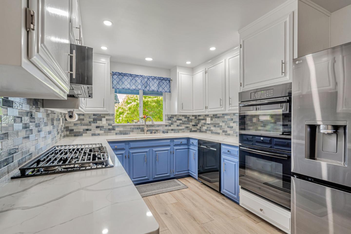 Detail Gallery Image 11 of 29 For 2813 Tanglewood Dr, San Jose,  CA 95127 - 3 Beds | 2 Baths